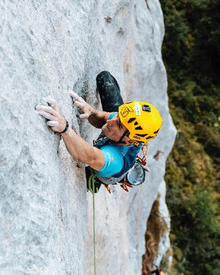 Alessandro Zeni, Wu Wei, Val Nuvola, Riccardo Scarian - Alessandro Zeni su 'Wu Wei' (9a, 180m), Picco delle Aquile, Monte Coppolo, Val Nuvola, aperta insieme a Riccardo Scarian