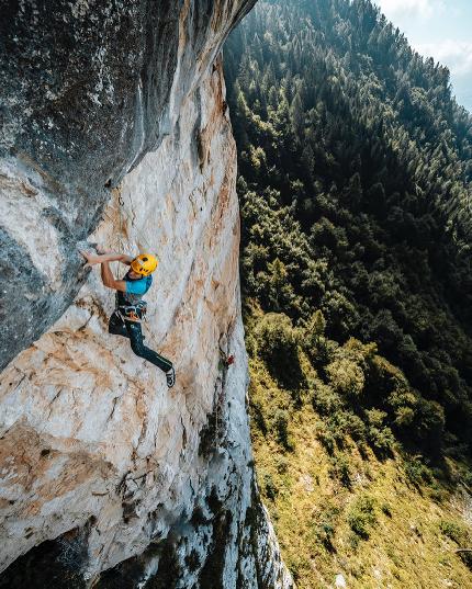 Alessandro Zeni, Wu Wei, Val Nuvola, Riccardo Scarian - Alessandro Zeni su 'Wu Wei' (9a, 180m), Picco delle Aquile, Monte Coppolo, Val Nuvola, aperta insieme a Riccardo Scarian