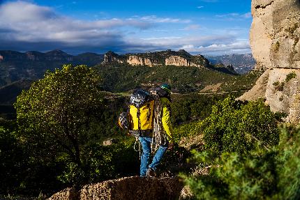 Sardegna, Petzl Legend Tour Italia - Verso Isola del Tesoro e le falesie di Jerzu in Sardegna