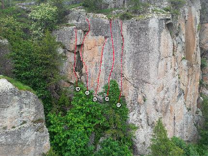 Valle Orco Il Dado - The topo of the crag Il Dado in Valle dell'Orco, Italy