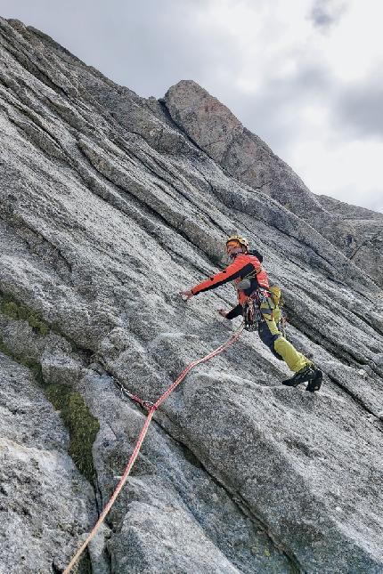 Vascello Fantasma, Valle del Ferro, Val Masino, Matteo Bedendo, Lorenzo Casolini - La prima salita di 'Vascello Fantasma' alla Pera del Ferro in Valle del Ferro - Val Masino (Matteo Bedendo, Lorenzo Casolini 06/08/2023)