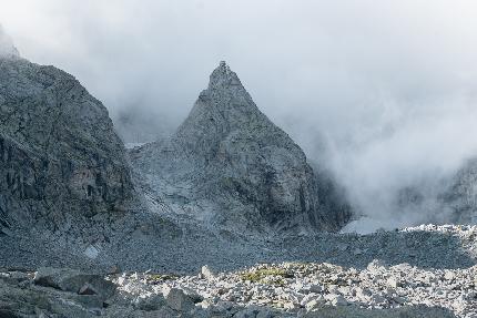 Vascello Fantasma, Valle del Ferro, Val Masino, Matteo Bedendo, Lorenzo Casolini - La prima salita di 'Vascello Fantasma' alla Pera del Ferro in Valle del Ferro - Val Masino (Matteo Bedendo, Lorenzo Casolini 06/08/2023)