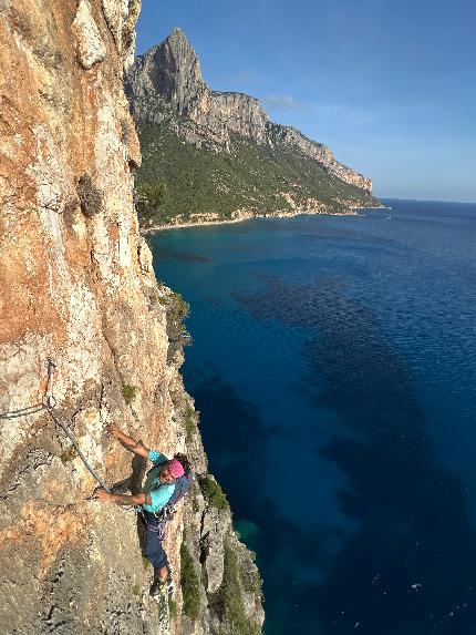 Marinaio di foresta - Pedra Longa, Baunei, Sardinia - Enrico Mosetti climbing Marinaio di foresta, Pedra Longa, Baunei, Sardinia