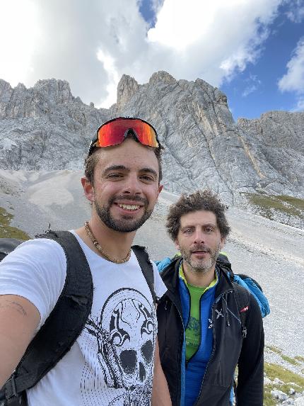 Campanile di Franzedaz, Monte Fop, Val di Franzedaz, Dolomiti, Federico Dell’Antone, Alessandro Graziosi - Federico Dell’Antone e Alessandro Graziosi durante l'apertura di 'Ciampanil dei Sogni’ al Campanile di Franzedaz del Monte Fop, Val di Franzedaz, Dolomiti