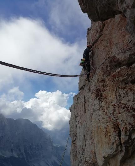 Via Melucci - Navasa, Torre Prati, Dolomiti di Brenta, Davide Danzi, Michele Lucchini, Tommaso Marchesini - Ripetendo la Via Melucci - Navasa alla Torre Prati nelle Dolomiti di Brenta (Davide Danzi, Michele Lucchini, Tommaso Marchesini 01/09/2023)