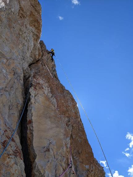 Via Melucci - Navasa, Torre Prati, Dolomiti di Brenta, Davide Danzi, Michele Lucchini, Tommaso Marchesini - Ripetendo la Via Melucci - Navasa alla Torre Prati nelle Dolomiti di Brenta (Davide Danzi, Michele Lucchini, Tommaso Marchesini 01/09/2023)