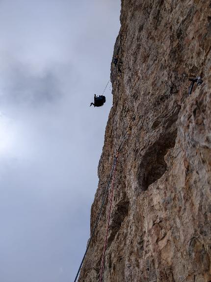 Via Melucci - Navasa, Torre Prati, Dolomiti di Brenta, Davide Danzi, Michele Lucchini, Tommaso Marchesini - Ripetendo la Via Melucci - Navasa alla Torre Prati nelle Dolomiti di Brenta (Davide Danzi, Michele Lucchini, Tommaso Marchesini 01/09/2023)