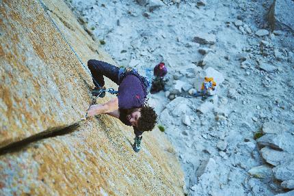 Eternal Flame, Nameless Tower, Trango Tower, Pakistan, Barbara Zangerl, Jacopo Larcher - Jacopo Larcher su Eternal Flame, Nameless Tower (Trango Pakistan) nel 2021