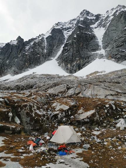 Peru, Marva Peak, Marek Radovský, Ďuri Švingál - Marva Peak, Peru: bivy below the face