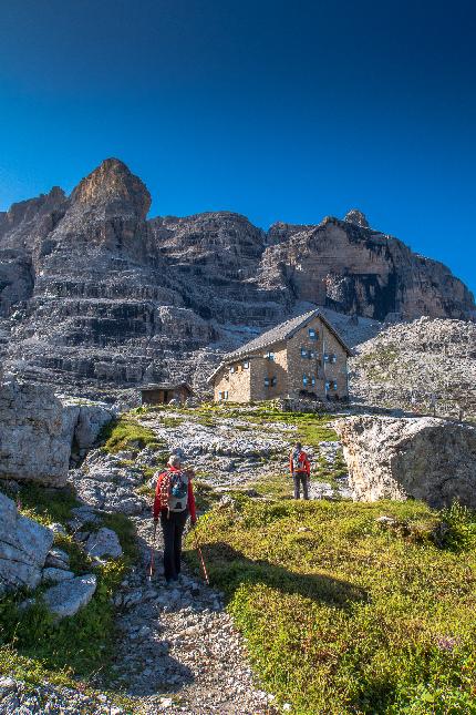 Super Ciano al Castelletto di Mezzo, Dolomiti di Brenta, Giuseppe Bagattoli, Andrea Calzà, Giampaolo Calzà - L'apertura della via Super Ciano al Castelletto di Mezzo, Dolomiti di Brenta (Giuseppe Bagattoli, Andrea Calzà, Giampaolo Calzà 06/08/2023)