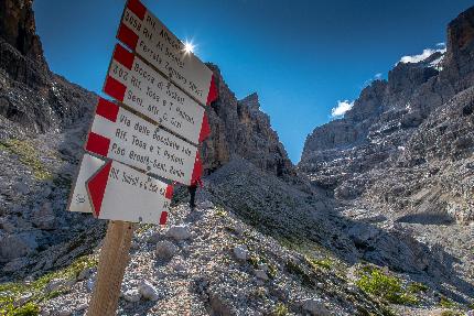 Super Ciano al Castelletto di Mezzo, Dolomiti di Brenta, Giuseppe Bagattoli, Andrea Calzà, Giampaolo Calzà - L'apertura della via Super Ciano al Castelletto di Mezzo, Dolomiti di Brenta (Giuseppe Bagattoli, Andrea Calzà, Giampaolo Calzà 06/08/2023)