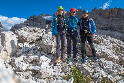 Super Ciano al Castelletto di Mezzo, Dolomiti di Brenta, Giuseppe Bagattoli, Andrea Calzà, Giampaolo Calzà - Giampaolo Calzà, Andrea Calzà e Giuseppe Bagattoli dopo l'apertura della via Super Ciano al Castelletto di Mezzo, Dolomiti di Brenta il 06/08/2023