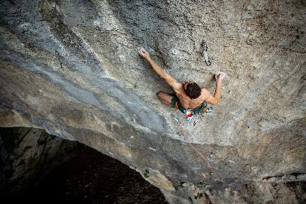 Adam Ondra at Vranjača establishes Croatia's first 9b