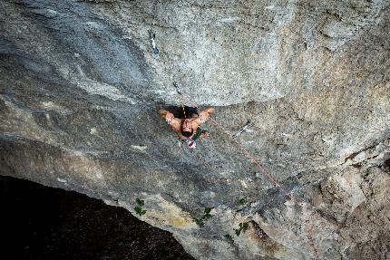 Adam Ondra, Vranjača, Paklenica, Croazia - Adam Ondra libera 'B je to' (9b) a Vranjača in Croazia