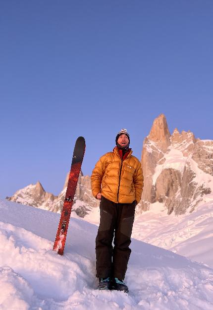 Aguja Poincenot, Patagonia, Whillans-Cochrane, Vivian Bruchez, Aurélien Lardy, Jules Socié - The Whillans ramp on Aguja Poincenot in Patagonia skied by Vivian Bruchez, Aurélien Lardy, Jules Socié on 21/09/2023