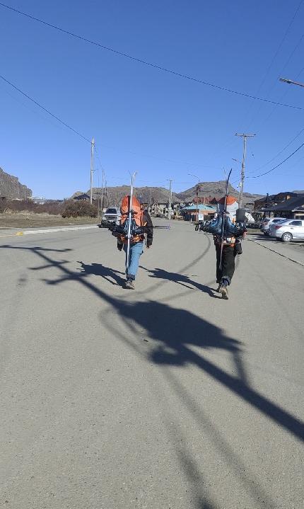 Aguja Poincenot, Patagonia, Whillans-Cochrane, Vivian Bruchez, Aurélien Lardy, Jules Socié - The Whillans ramp on Aguja Poincenot in Patagonia skied by Vivian Bruchez, Aurélien Lardy, Jules Socié on 21/09/2023