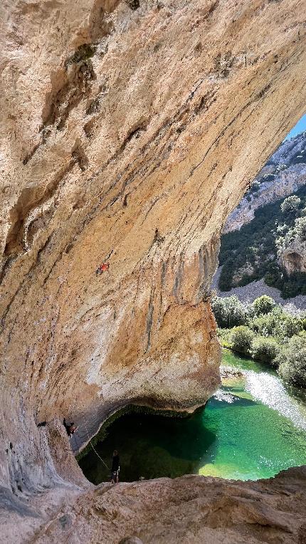 Anak Verhoeven, Rodellar, Spain - Anak Verhoeven climbing 'Cosi se Arete' (9a) at Rodellar in Spain