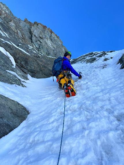 Breithorn Centrale, François Cazzanelli, Leonardo Gheza - Leonardo Gheza making the first ascent of 'Estate Indiana' on Breithorn Centrale