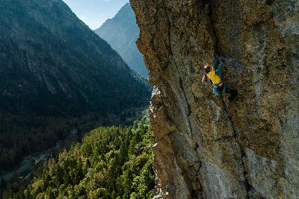 CAI Eagle Team, Val di Mello - Iris Bielli sale 'La signorina del tempo' al Tempio dell Eden in Val di Mello durante l'incontro del CAI Eagle Team