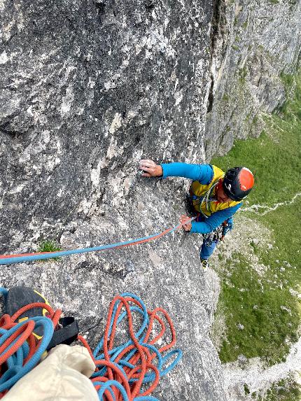 Crepe di Falconera, Monte Coldai, Dolomiti, Lorenzo Bellenzier, Federico Dell’Antone - L'apertura di 'Chiari di Luna' alle Crepe di Falconera, Monte Coldai Nord (Civetta, Dolomiti) di Lorenzo Bellenzier e Federico Dell’Antone 07/2023