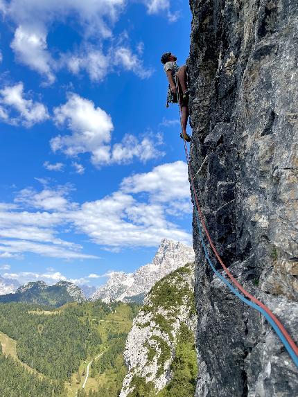 Crepe di Falconera, Monte Coldai, Dolomiti, Lorenzo Bellenzier, Federico Dell’Antone - L'apertura di 'Chiari di Luna' alle Crepe di Falconera, Monte Coldai Nord (Civetta, Dolomiti) di Lorenzo Bellenzier e Federico Dell’Antone 07/2023