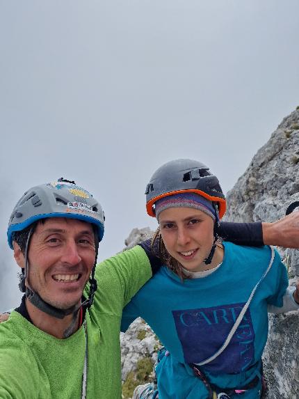 Madre Roccia, Marmolada, Iris Bielli, Matteo Della Bordella, Massimo Faletti, Maurizio Giordani - Matteo Della Bordella e Iris Bielli durante l'apertura della via 'Madre Roccia' in Marmolada (Iris Bielli, Matteo Della Bordella, Massimo Faletti, Maurizio Giordani 2022-2023)