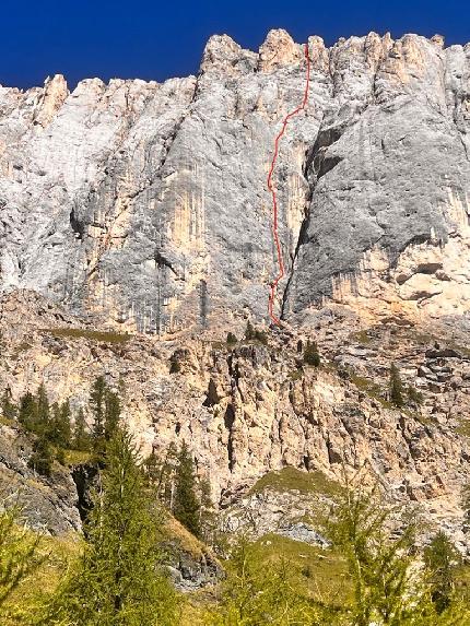 Madre Roccia, Marmolada, Iris Bielli, Matteo Della Bordella, Massimo Faletti, Maurizio Giordani - The topo of 'Madre Roccia' on the south face of Marmolada, Dolomites (Iris Bielli, Matteo Della Bordella, Massimo Faletti, Maurizio Giordani 2022-2023)