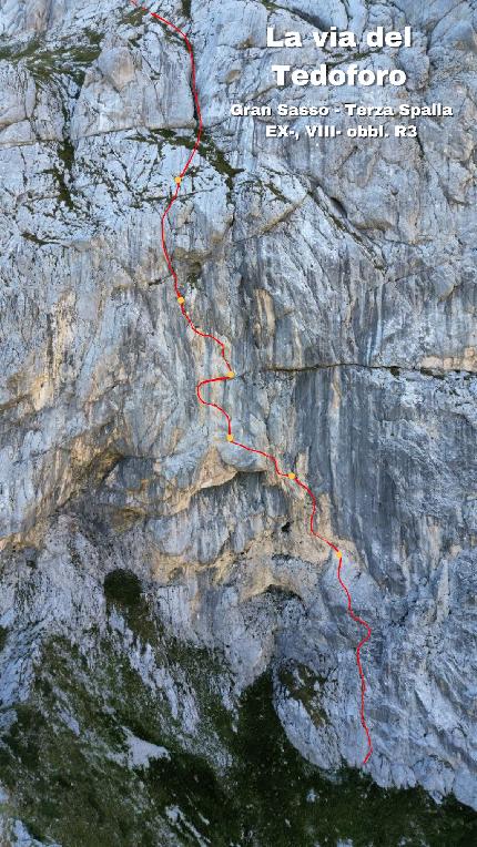 Gran Sasso d'Italia, Corno Piccolo, Via del Tedoforo, Marco Bonaduce, Francesco Castriota, Luca Ricci - Sul primo tiro Via del Tedoforo, Terza Spalla del Corno Piccolo, Gran Sasso (Marco Bonaduce, Francesco Castriota, Luca Ricci 2023)