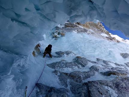 Jannu, Nepal, Himalaya, Matt Cornell, Alan Rousseau, Jackson Marvell - Matt Cornell, Alan Rousseau e Jackson Marvell in apertura su  'Round Trip Ticket' sulla parete nord dello Jannu in Nepal (7-13/10/2023)