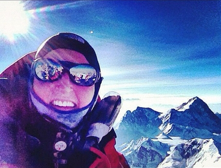 Emily Harrington in cima all' Everest