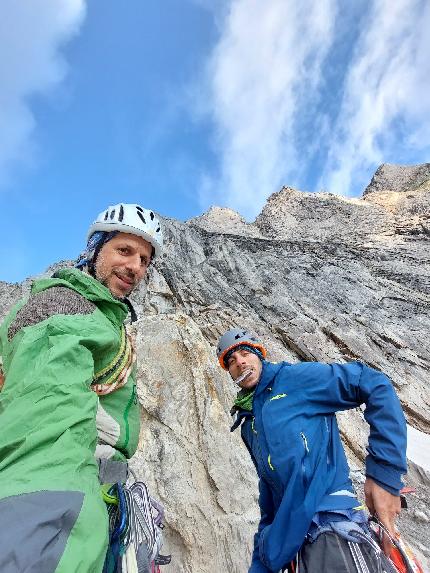 Via del Fagiolo, Clogstafel, Val Formazza, Luigi Berio, Paolo Serralunga - Paolo Serralunga e Luigi Berio durante l'apertura della Via del Fagiolo alla parete SE del Clogstafel in Val Formazza ( 23/07/2023)