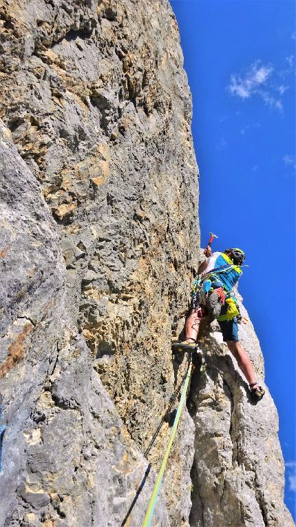 Buco del Merlo, Monti Reatini, Appennino Centrale, Pino Calendrella - Pino Calandrella in apertura del secondo tiro di 'Pilastro delle Meraviglie', Buco del Merlo (M. Porcini, Monti Reatini)