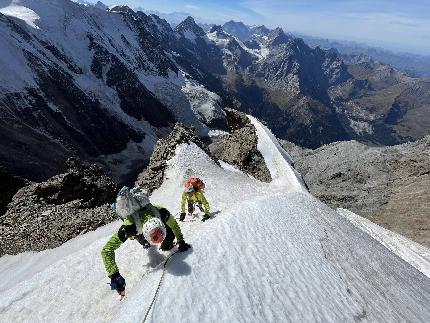 Rottalhorn, Silvan Schüpbach, Peter von Känel, Rolf Zurbrügg - The first ascent of the west face of Rottalhorn (3971m) Bernese Alps (Silvan Schüpbach, Peter von Känel, Rolf Zurbrügg 12/10/2023)