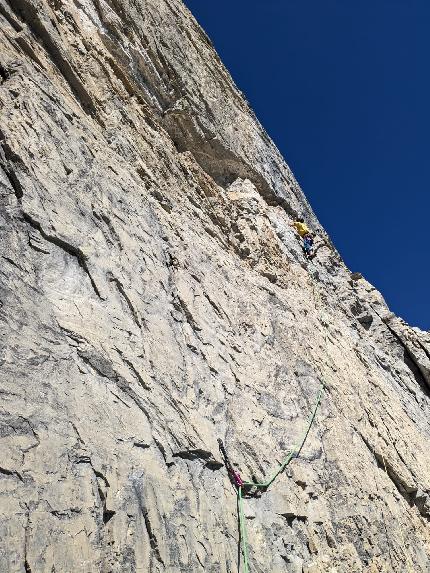 Granta Parey Val di Rhêmes, Valle d'Aosta, Michele Amadio, Andrea Benato - Nel cuore della Est della Granta Parey in Val di Rhêmes (Valle d'Aosta) durante l'apertura di 'Gioia Nera'  (Michele Amadio, Andrea Benato 2022/23)