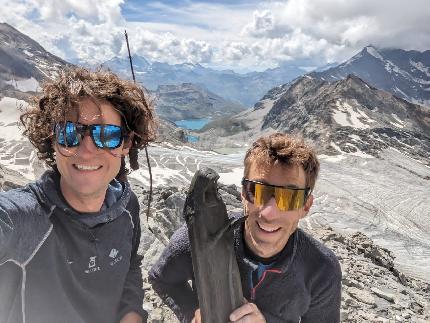 Granta Parey Val di Rhêmes, Valle d'Aosta, Michele Amadio, Andrea Benato - In vetta alla via 'Gioia Nera' alla Granta Parey in Val di Rhêmes (Valle d'Aosta), Michele Amadio, Andrea Benato 2022/23