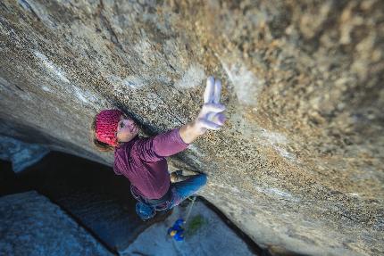 Barbara Zangerl Meltdown Yosemite - Barbara Zangerl repeating Meltdown (5.14c/8c+) in Yosemite, USA. First ascended by Beth Rodden in 2008, this thin trad crack is considered one of the hardest single pitch trad lines in the world