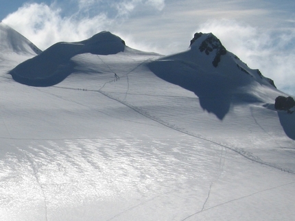 Monte Rosa - Corno Nero: a sinistra Ludvigshohe e a destra Corno Nero; nel mezzo il Colle Zurbriggen