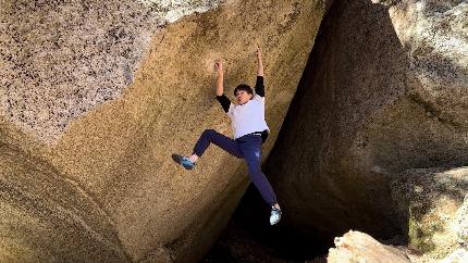 Ryohei Kameyama climbs Floatin at Mizugaki in Japan