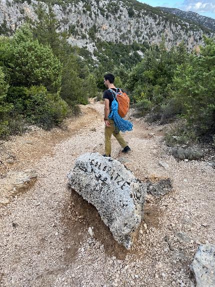 Sole Incantatore Aguglia di Goloritzé, Sardegna - Verso Aguglia di Goloritzé