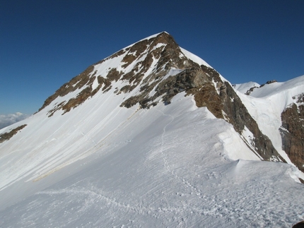 Monte Rosa - Cresta del Soldato alla P.ta Giordani e Piramide Vincent: dalla vetta della Giordani la cresta che prosegue verso la Piramide Vincent