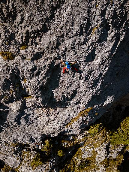 Monte Fop, Dolomiti, Federico Dell'Antone, Giovanni Zaccaria - Claudio Migliorini sul quarto tiro, durante la prima ripetizione integrale della via El Morbin al Monte Fop (Dolomiti)