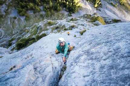 Monte Fop, Dolomiti, Federico Dell'Antone, Giovanni Zaccaria - Federico Dell'Antone in uscita sul quinto tiro di El Morbin al Monte Fop (Dolomiti)