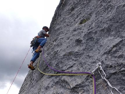 Monte Fop, Dolomiti, Federico Dell'Antone, Giovanni Zaccaria - Federico Dell'Antone in apertura sul quinto tiro di El Morbin al Monte Fop (Dolomiti)