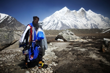 Valery Rozov - Shivling - Valery Rozov from Russia and his 25/05/2012 BASE Jump from an altitude of 6420m off Shivling (Himalaya).