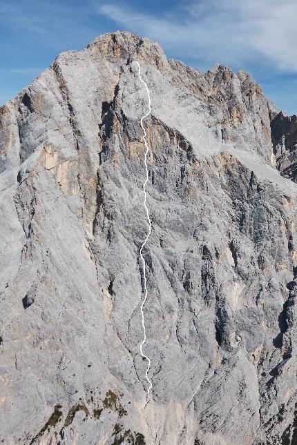 Oltre il Diau, Antelao, Dolomites, Martin Dejori, Titus Prinoth, Alex Walpoth - The route line of 'Oltre il Diau' on Mt. Antelao in the Dolomites (Martin Dejori, Titus Prinoth, Alex Walpoth 04-07/10/2023)