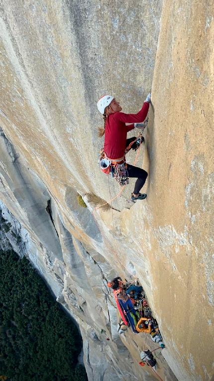 Michaela Izakovičová, Golden Gate, El Capitan, Yosemite - Miška Izakovičová on the Golden Desert pitch of Golden Gate on El Capitan, Yosemite