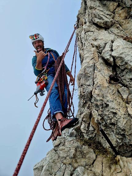 Nel tempo dell'ora, Grigne, Cristian Candiotto, Manuele Panzeri - L'apertura del concatenamento 'Nel tempo dell'ora, Grignetta Meridionale (Cristian Candiotto, Manuele Panzeri 17/09, 02/10, 06/10/2023)