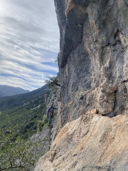 Il Riflesso del Tempo, Monte Oddeu, Sardegna, Giuseppe Obinu, Luciano Muroni - L'apertura di 'Il Riflesso del Tempo' al Sas Palas de su Puntale (Monte Oddeu, Sardegna), di Giuseppe Obinu e Luciano Muroni