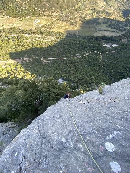 Il Riflesso del Tempo, Monte Oddeu, Sardegna, Giuseppe Obinu, Luciano Muroni - L'apertura di 'Il Riflesso del Tempo' al Sas Palas de su Puntale (Monte Oddeu, Sardegna), di Giuseppe Obinu e Luciano Muroni