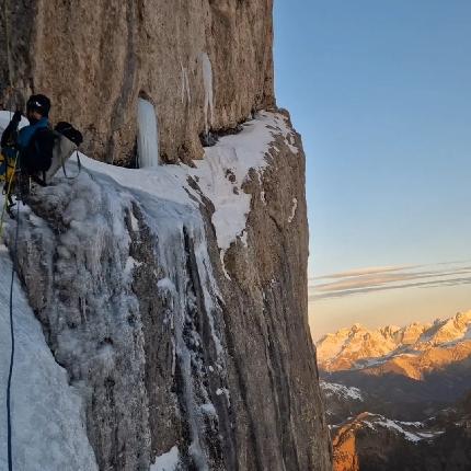 Agner, Dolomiti, Nicola Bertoldo, Diego Dellai - L'apertura di 'Ultima Perla' all'Agner nelle Dolomiti (Nicola Bertoldo, Diego Dellai 23/11/2023)